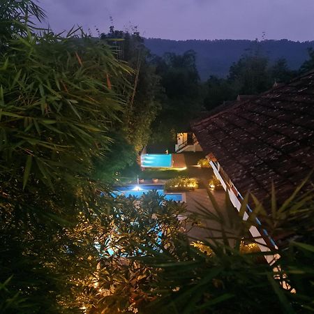 Athirappilly Athirapally Green Trees מראה חיצוני תמונה